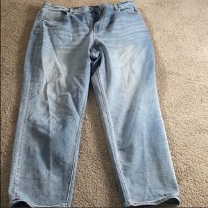 American Eagle Curvy Mom Jeans